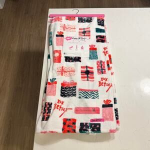 Betsey johnson christmas throw blanket